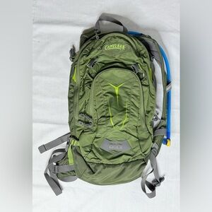Camelbak M.U.L.E Hydration Pack Hiking Bikinig Camping Backpack Green